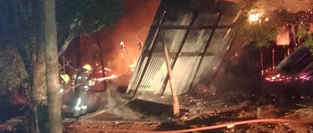 LEONI: Un incendio destruyó por completo una vivienda en Colonia Flora